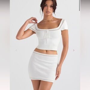 House of CB SARELLE
Ivory Dainty Knit Mini Skirt